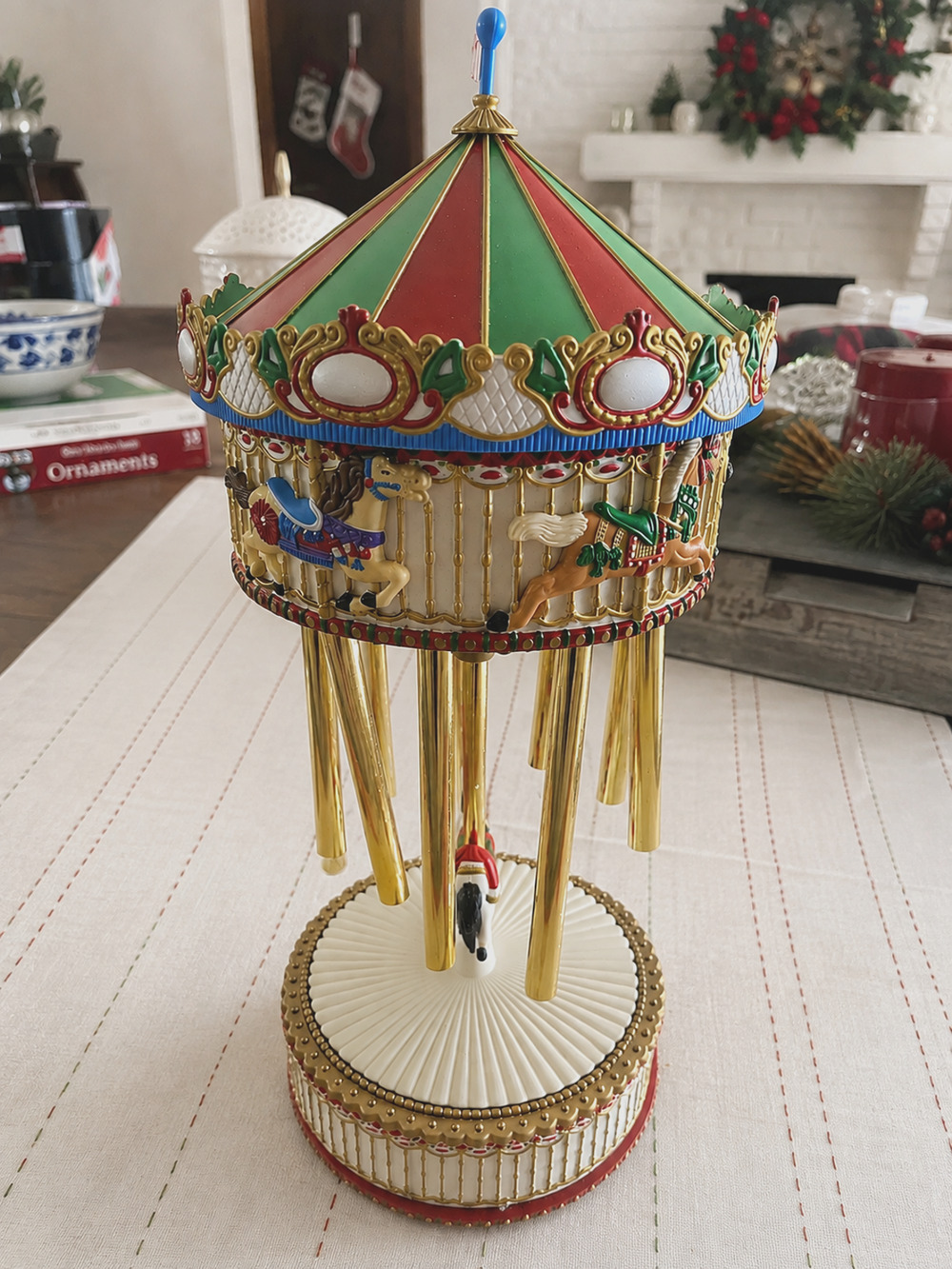 Vintage Avon 1999 Carousel Music Box Rotating Horses Wind-Up Chimes Holiday Work